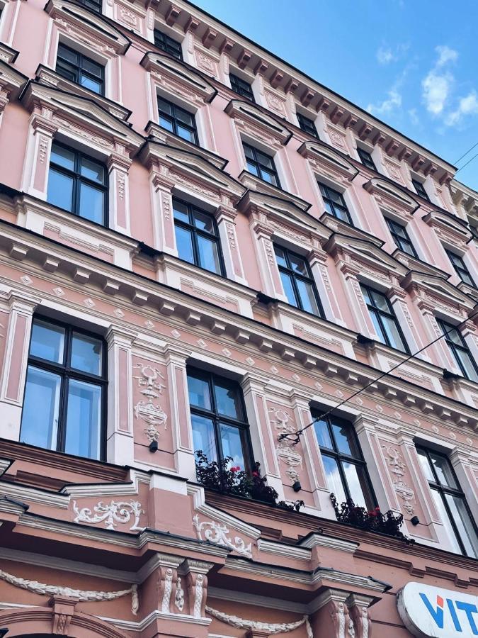 Lovely Studio Apartment In The Heart Of Рига Екстериор снимка
